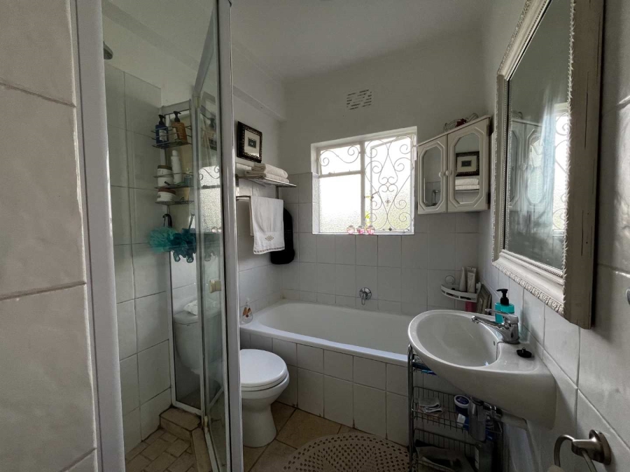 To Let 1 Bedroom Property for Rent in Sea Point Western Cape